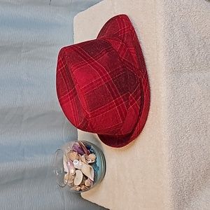 Red plaid bucket style  hat